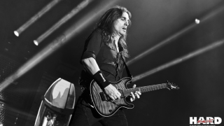 Kiko Loureiro L'avis du guitariste de MEGADETH sur Vai, Friedman, Dimebag et Hammett